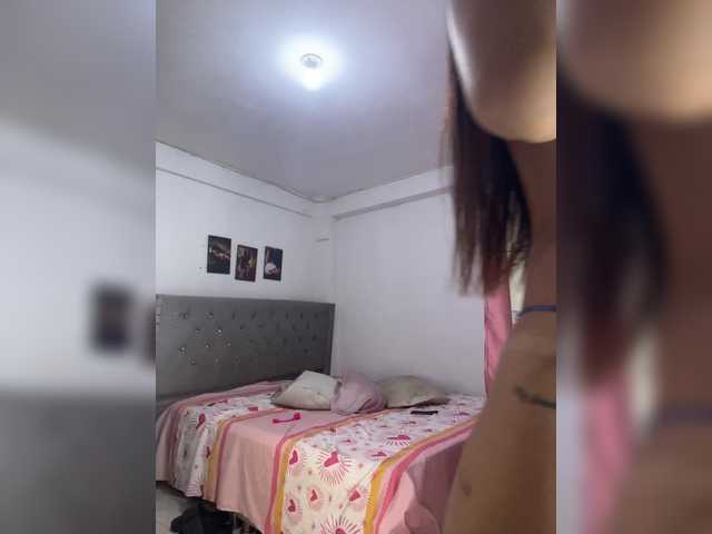 Bellarouxxx live cam on BongaCams
