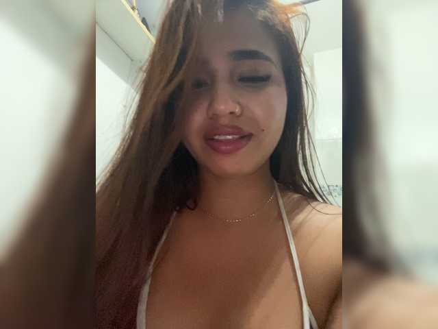 Bellarouxxx live cam on BongaCams