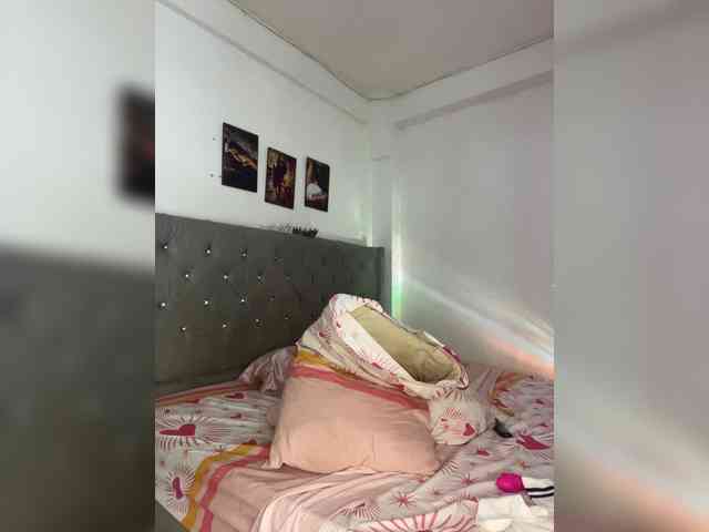 Bellarouxxx webcam