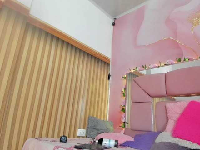 milagrace1 live cam on BongaCams