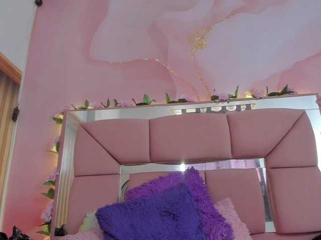 milagrace1 live cam on BongaCams