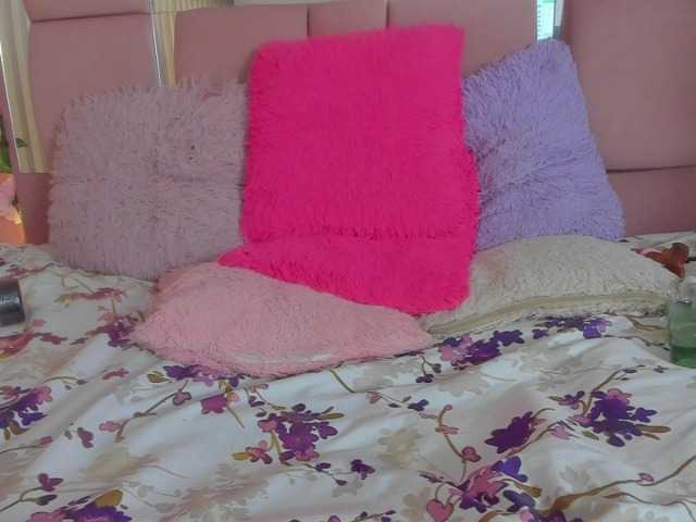 milagrace1 live cam on BongaCams