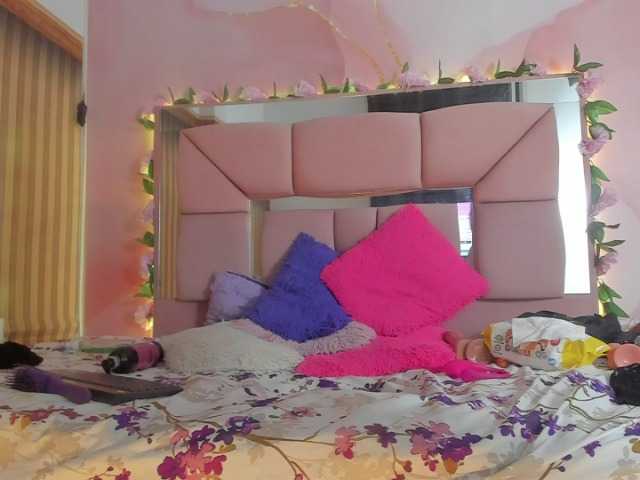 milagrace1 live cam on BongaCams