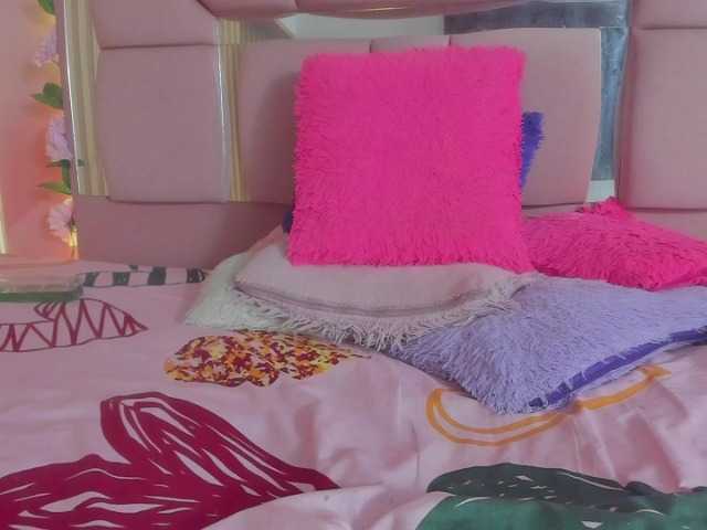 milagrace1 live cam on BongaCams