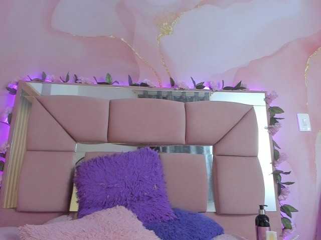milagrace1 live cam on BongaCams