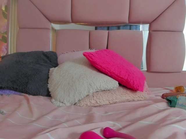 milagrace1 live cam on BongaCams