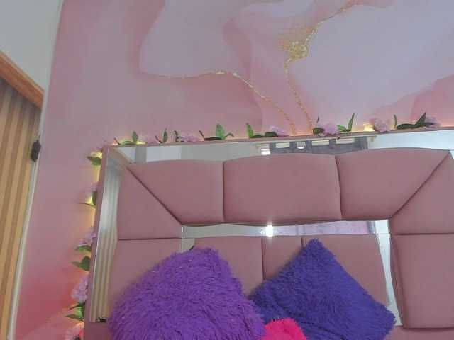 milagrace1 live cam on BongaCams