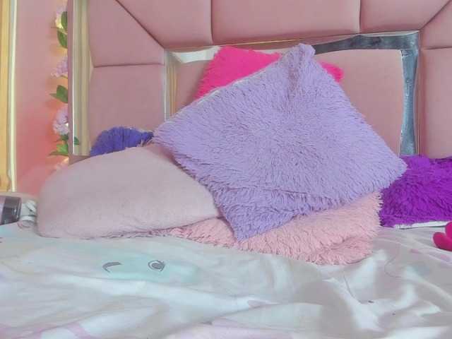 milagrace1 live cam on BongaCams