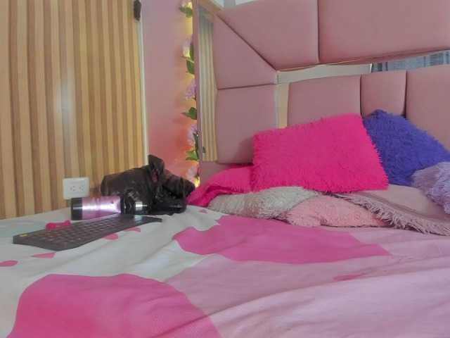 milagrace1 live cam on BongaCams