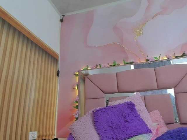 milagrace1 live cam on BongaCams