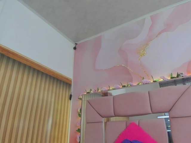 milagrace1 live cam on BongaCams
