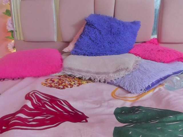 milagrace1 live cam on BongaCams
