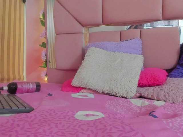 milagrace1 live cam on BongaCams