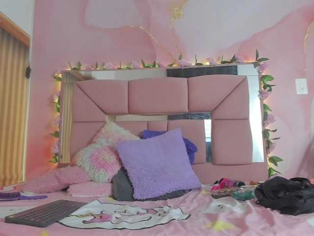 milagrace1 live cam on BongaCams