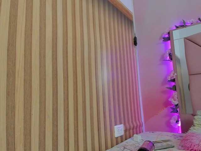 milagrace1 live cam on BongaCams