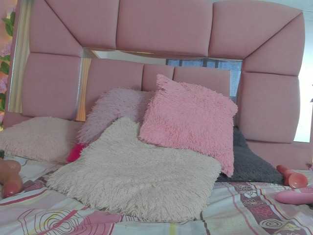 milagrace1 live cam on BongaCams