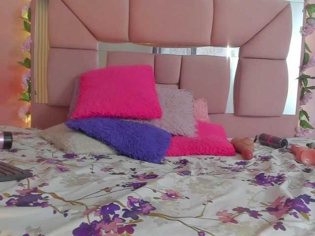 milagrace1 live cam on BongaCams