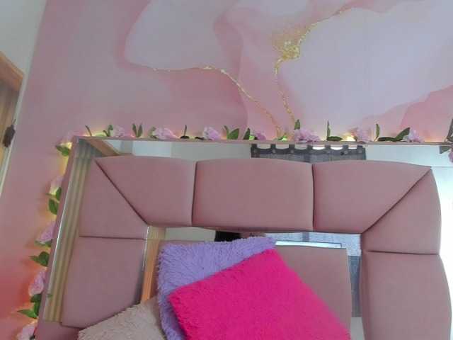 milagrace1 live cam on BongaCams