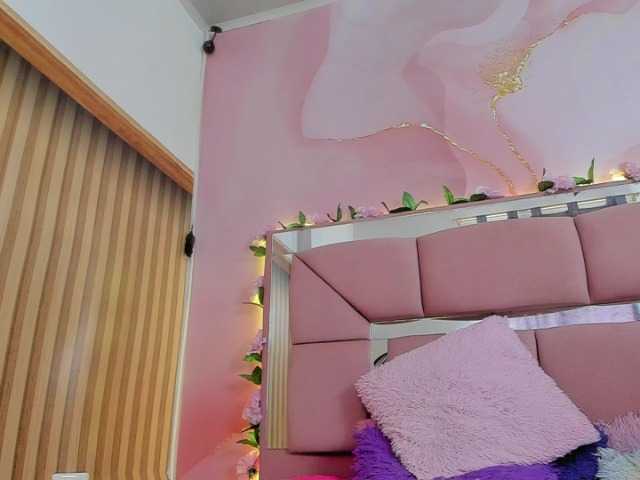 milagrace1 live cam on BongaCams