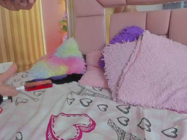 milagrace1 live cam on BongaCams