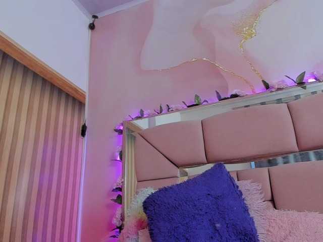 milagrace1 live cam on BongaCams