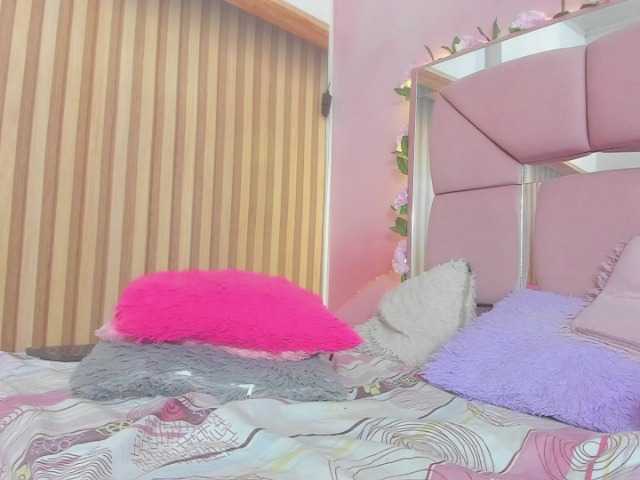 milagrace1 live cam on BongaCams
