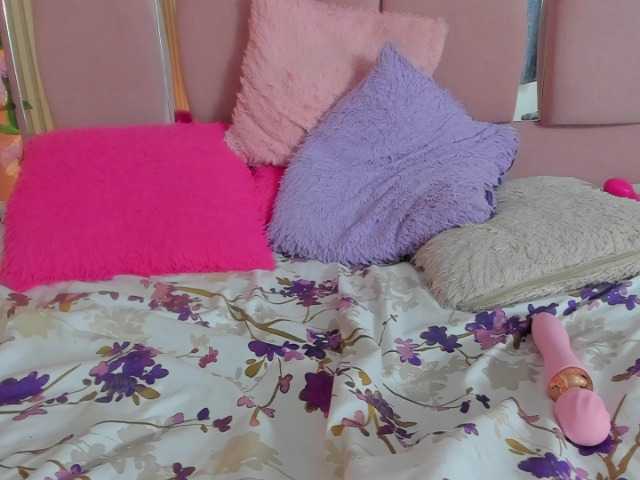 milagrace1 live cam on BongaCams