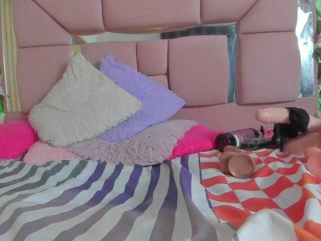 milagrace1 live cam on BongaCams