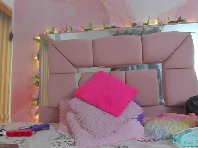 milagrace1 live cam on BongaCams