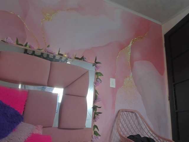 milagrace1 live cam on BongaCams