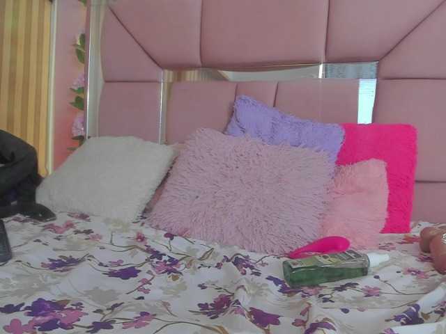 milagrace1 live cam on BongaCams