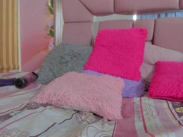 milagrace1 live cam on BongaCams