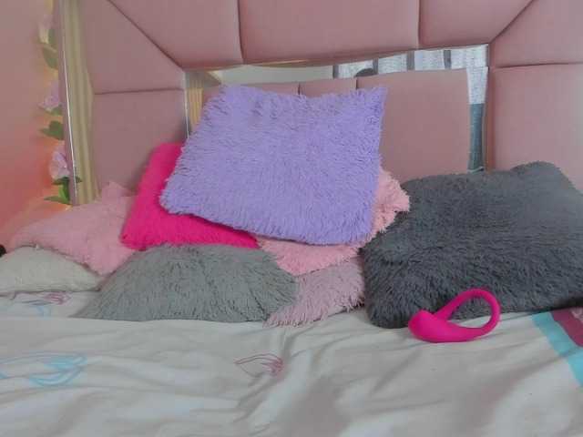 milagrace1 live cam on BongaCams