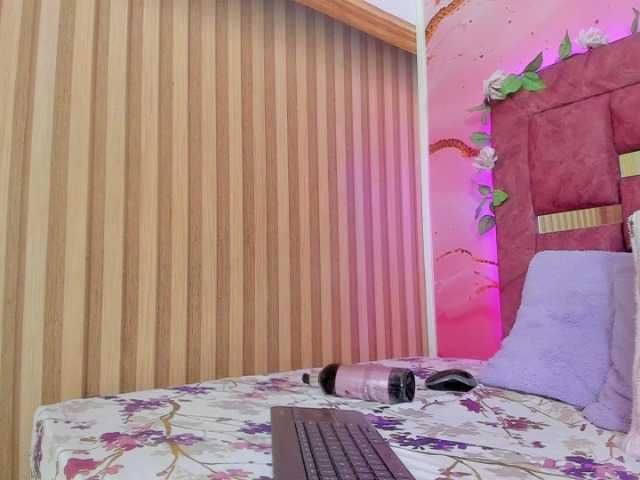 milagrace1 live cam on BongaCams