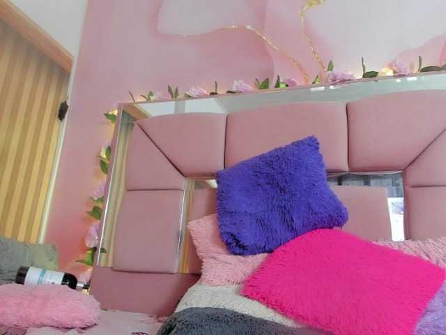 milagrace1 live cam on BongaCams