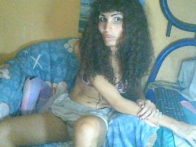 Bellahoney, 29 y/o - Live Cam on BongaCams