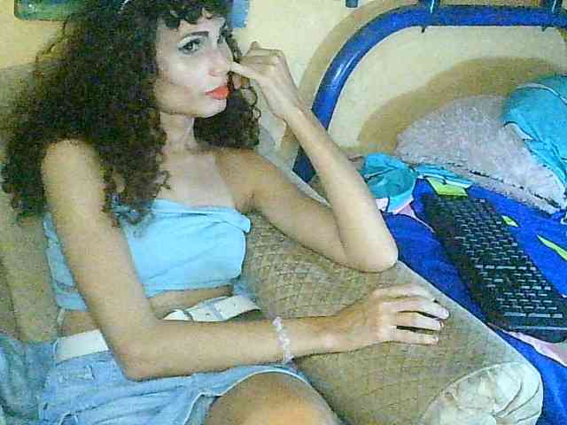 bellahoney Live Webcam on BongaCams