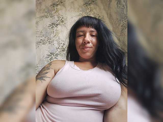 Karina-25a live cam on BongaCams