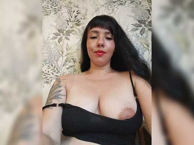Karina-25a live cam on BongaCams