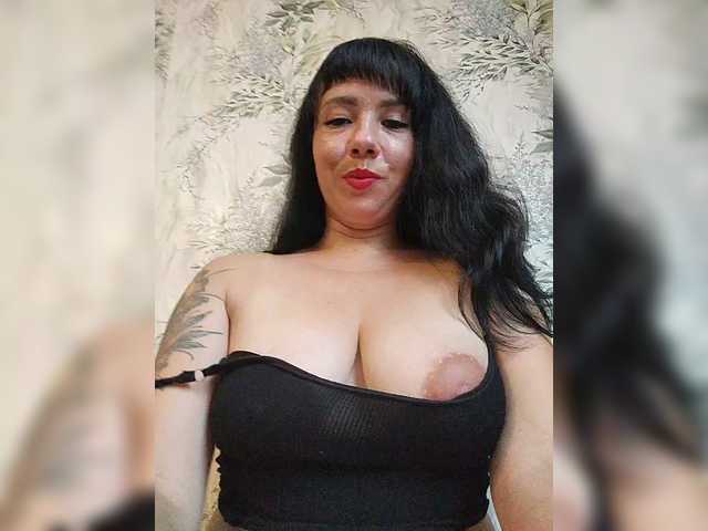 Karina-25a live cam on BongaCams