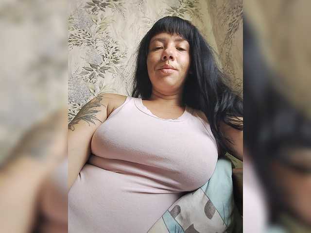 Karina-25a live cam on BongaCams