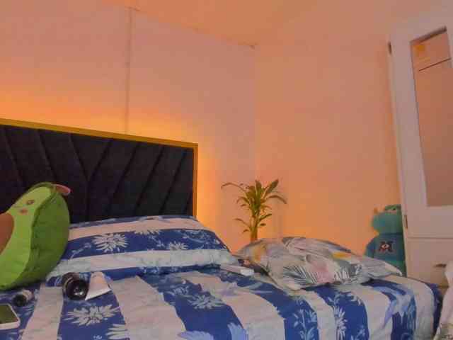Violeta24 webcam