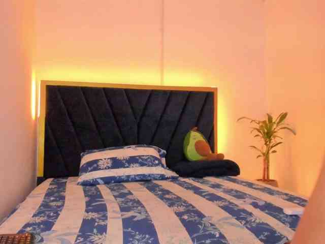 Violeta24 webcam