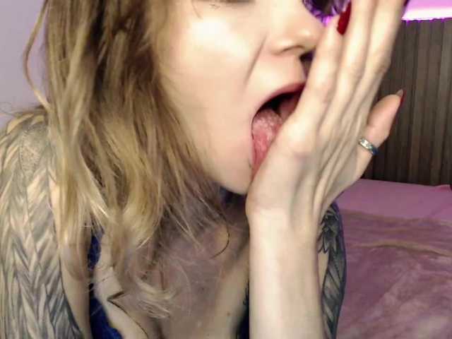 RonaRichi live cam on BongaCams