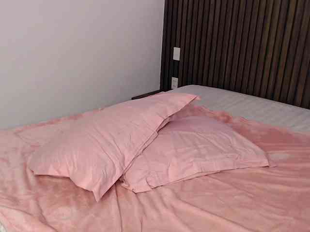 RonaRichi Live Webcam on BongaCams