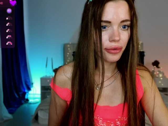 Little-kitticat live cam on BongaCams