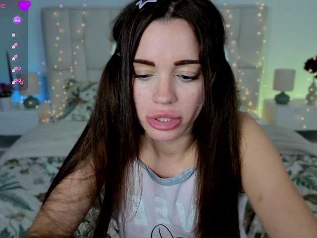 Little-kitticat live cam on BongaCams