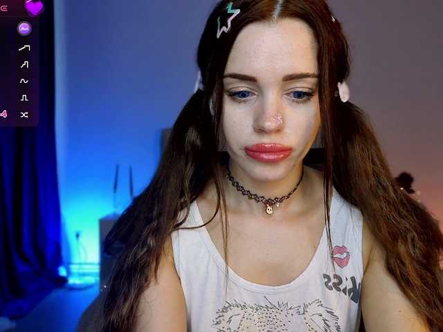 Little-kitticat live cam on BongaCams