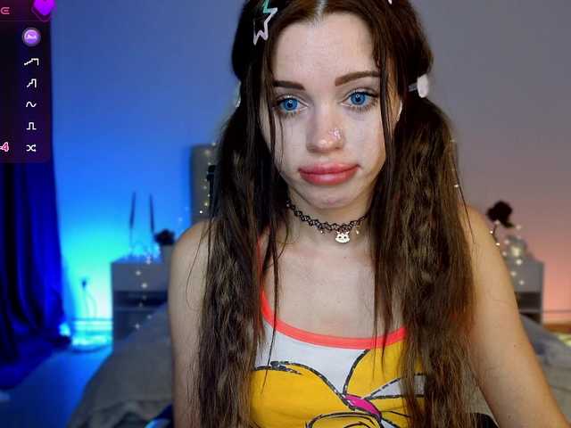 Little-kitticat live cam on BongaCams