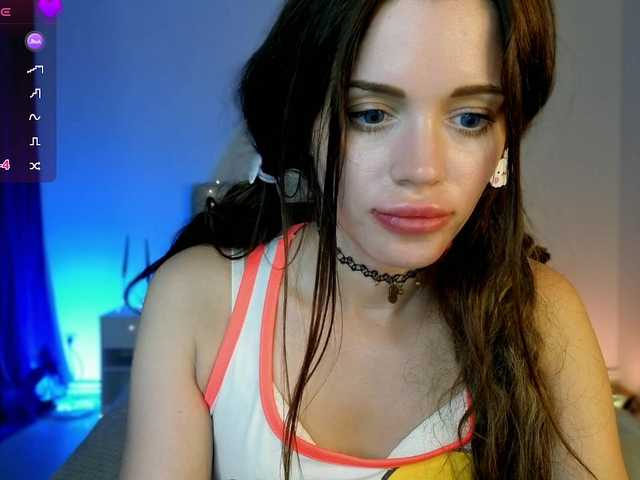 Little-kitticat live cam on BongaCams
